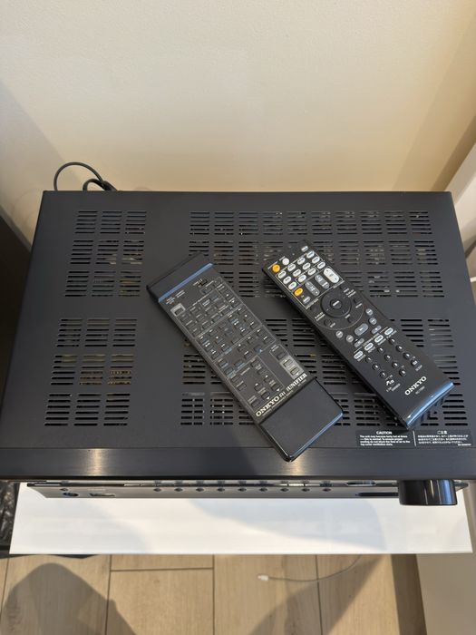 Onkyo TX-SR607 – mocny amplituner AV