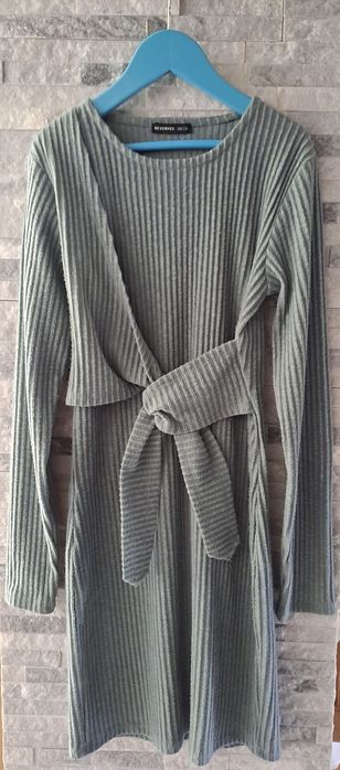 Szaro-niebiedka sukienka z długim rękawem marki CoolClub by Smyk.