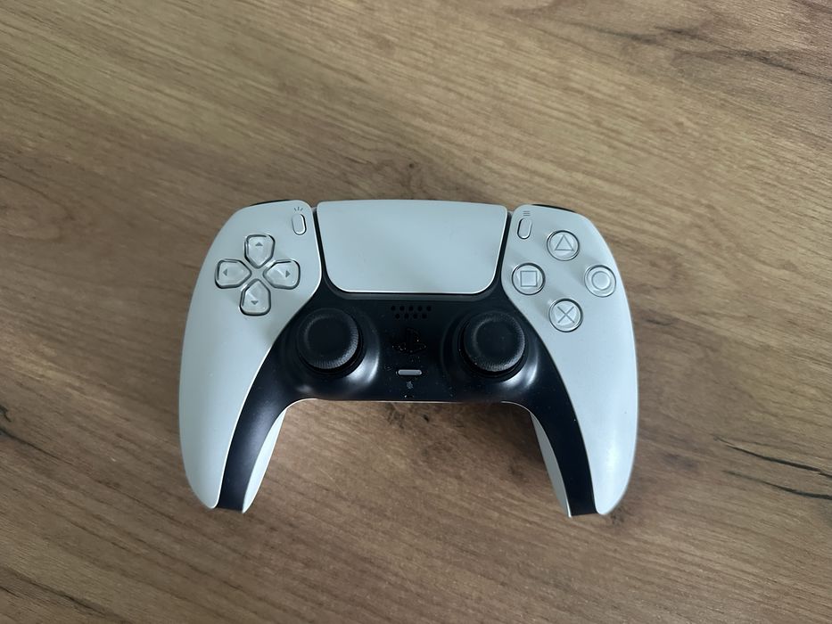 Джойстик ps5.