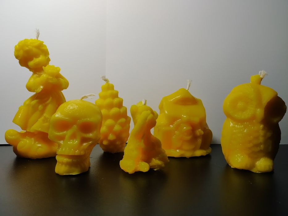 Декоративна воскова свічка "статуетка"