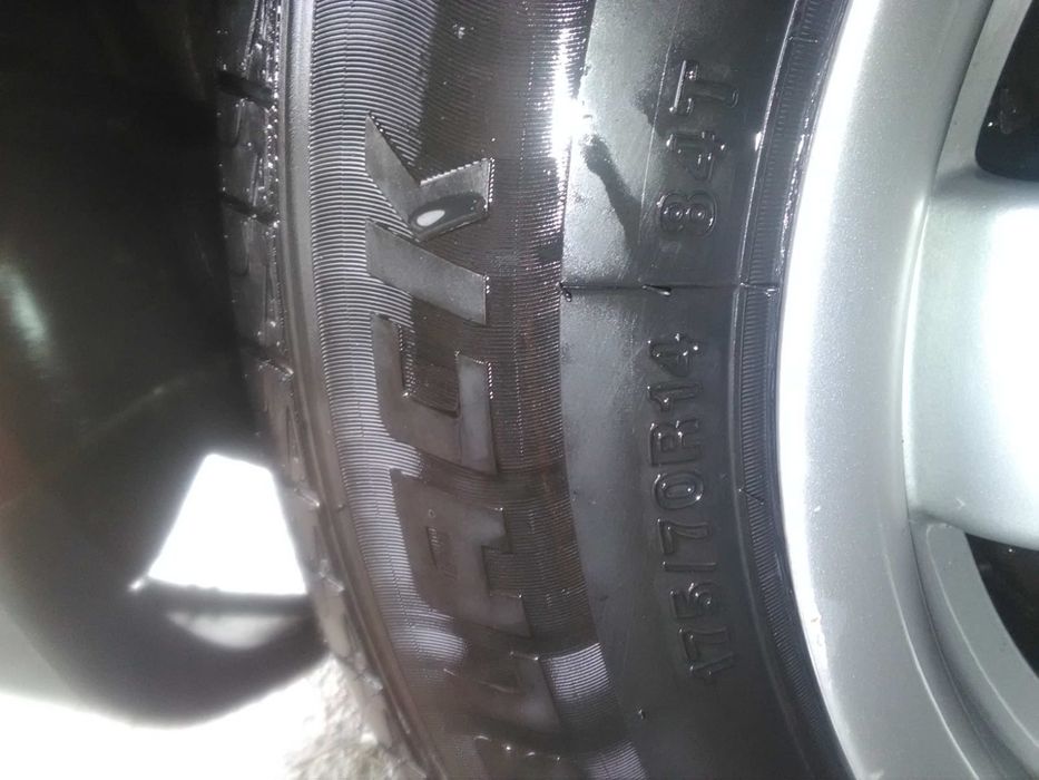 4 peneus e 4 Jantes especias por 250€ negociável