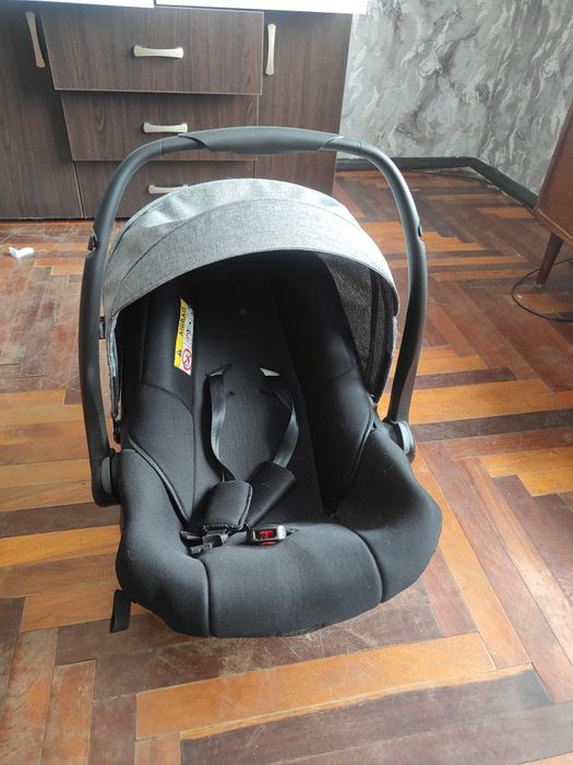 Детское автокресло-люлька