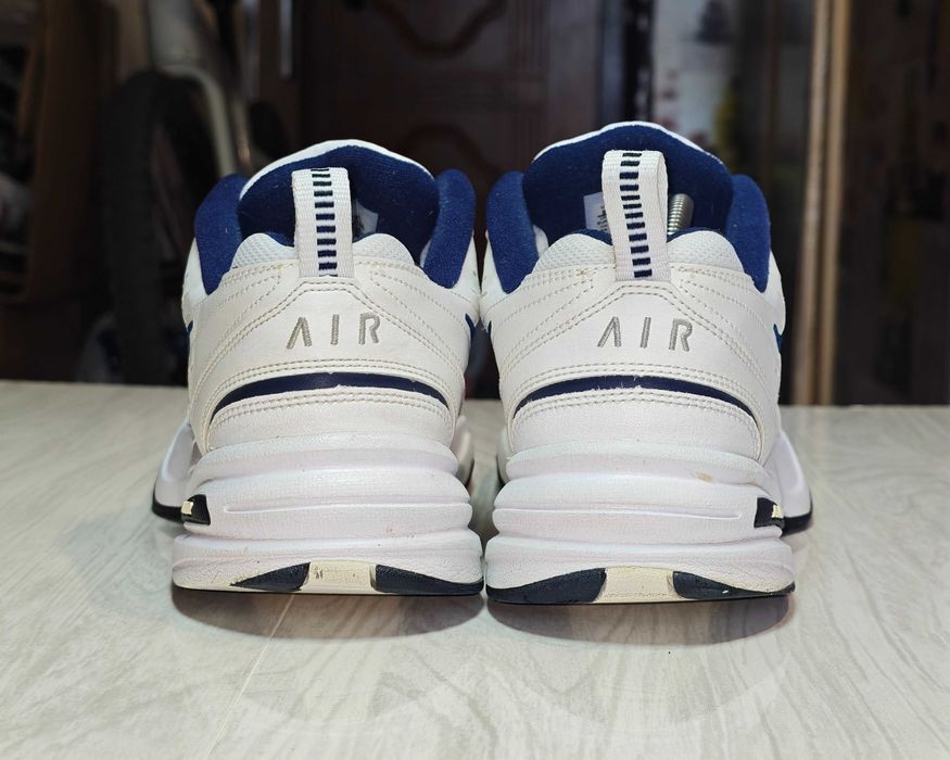 Оригінальні Кросівки Nike Air Monarch 41