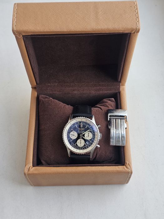 У продажу Breitling