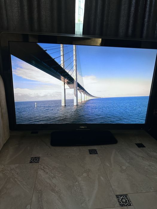 Продам телевізор Philips 52PFL7203H/10