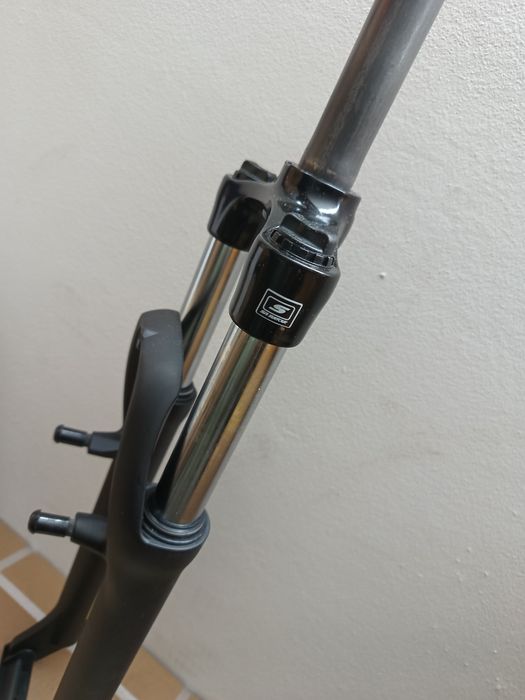 Amortyzator 29" 28" 1 1/8" v-brake Sr Suntour XCE Nowy