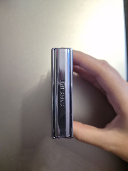 Samsung Galaxy Z Flip 4