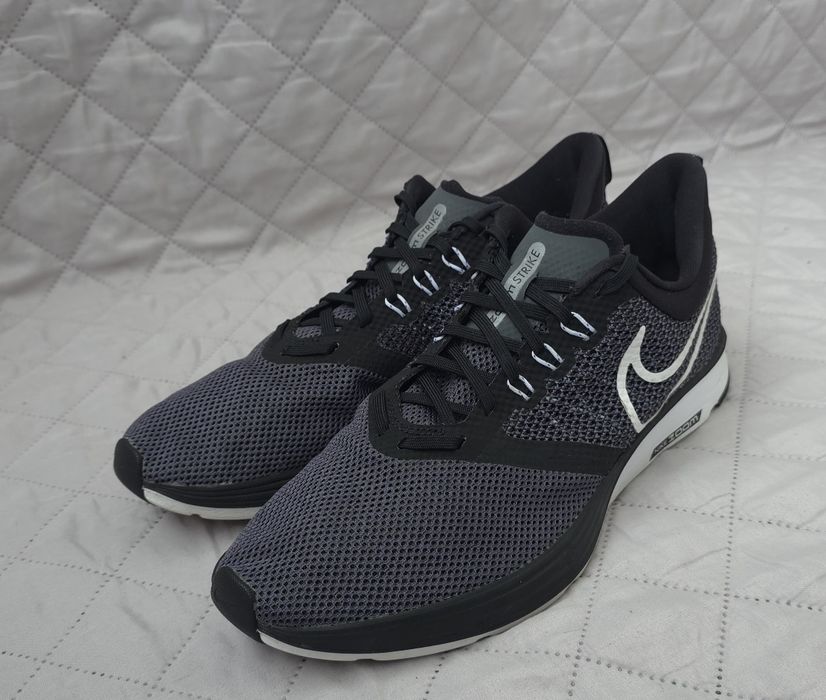 Nike Zoom Strike buty do biegania 44