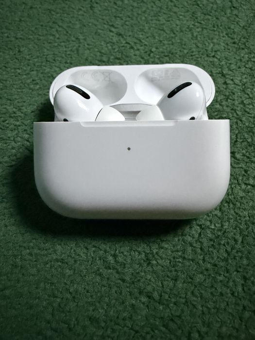 Oryginalne AirPods Pro (1 generacja) lightning