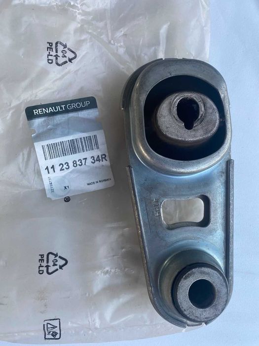 Подушка двигуна Renault Megane IV