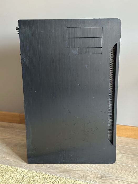 Lian Li TYR PC-X2000B Full Tower em alumínio — rara e completa
