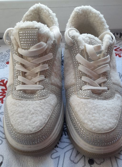 Кроссовки женские 24.5