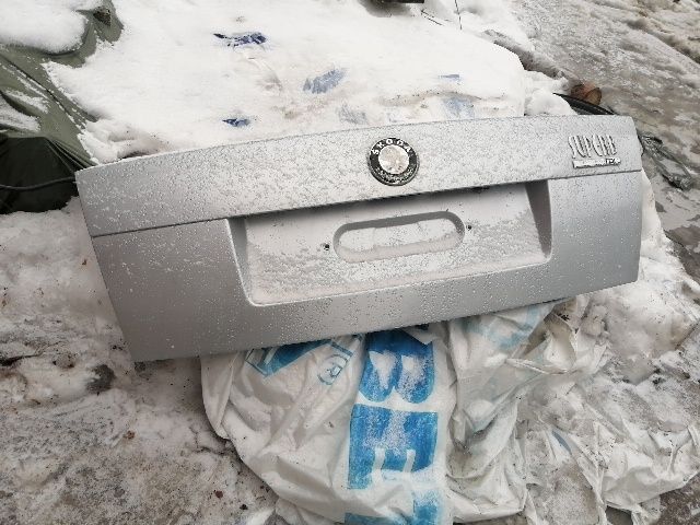 Klapa bagażnika Skoda Superb 1 kod 9102