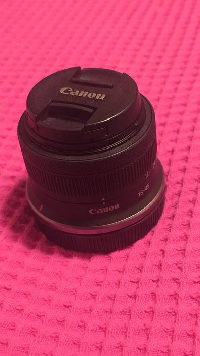 Об'єктив Canon RF-S 18-45mm