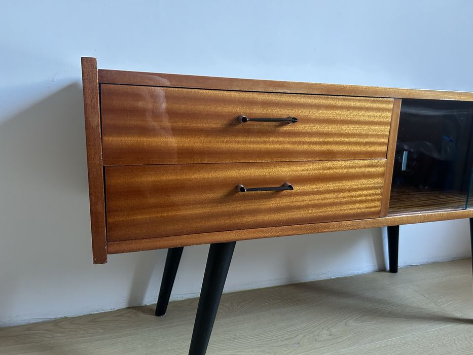 Szafka RTV.   Stara szafka