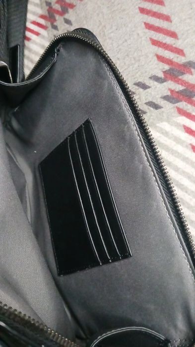 Bolsa Calvin Klein preta com alça de ombro