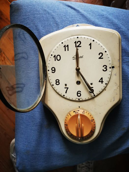 Relógio antigo  com temporizador