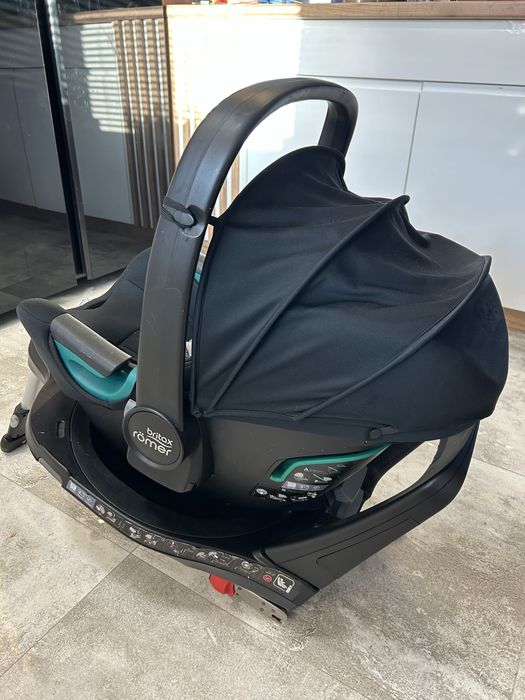 Fotelik samochodowy Britax Romer Baby 3 i-size