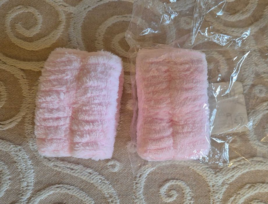 Sprzedam nowe, różowe frotki na nadgarstek