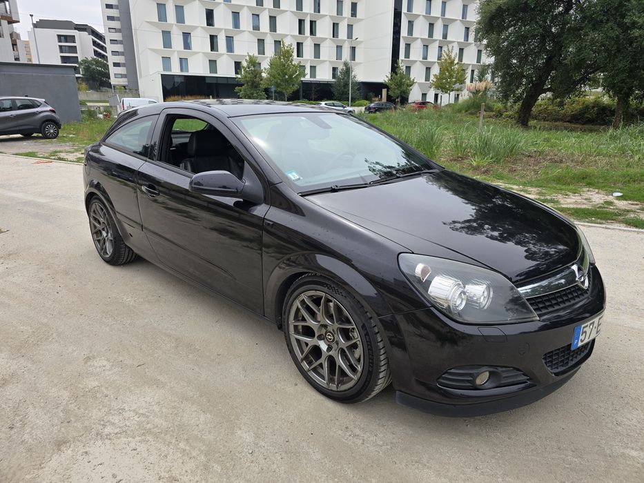 Opel Astra GTC 1.7 CDTI 125 foto 2