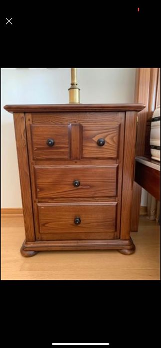 Mobília de quarto em castanho Paços de Ferreira