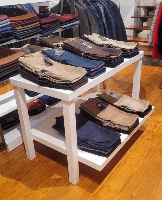 Mesa de Apoio em madeira pintado em branco