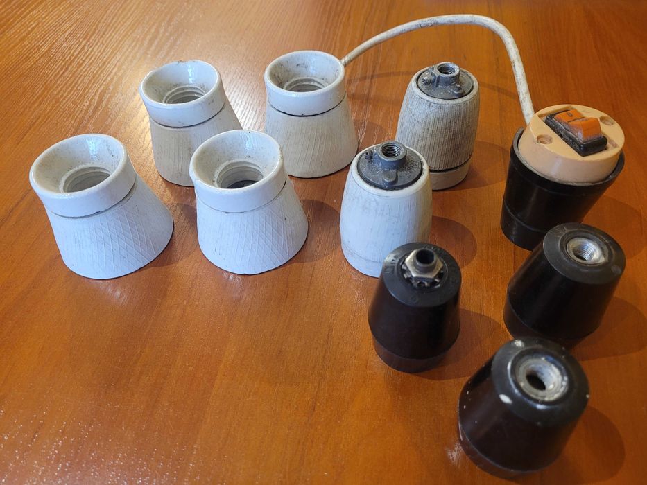 Oprawa ceramiczna żarówki PRL