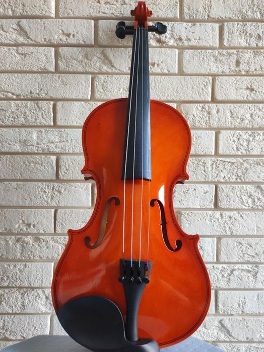 Скрипка (нова) 4/4 у футлярі