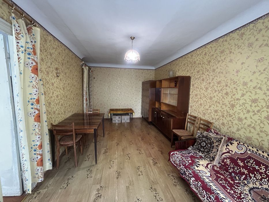 Продам двокімнатну квартиру