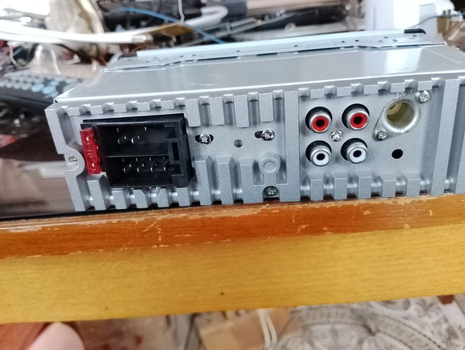 Магнітофон, автомагнітола.