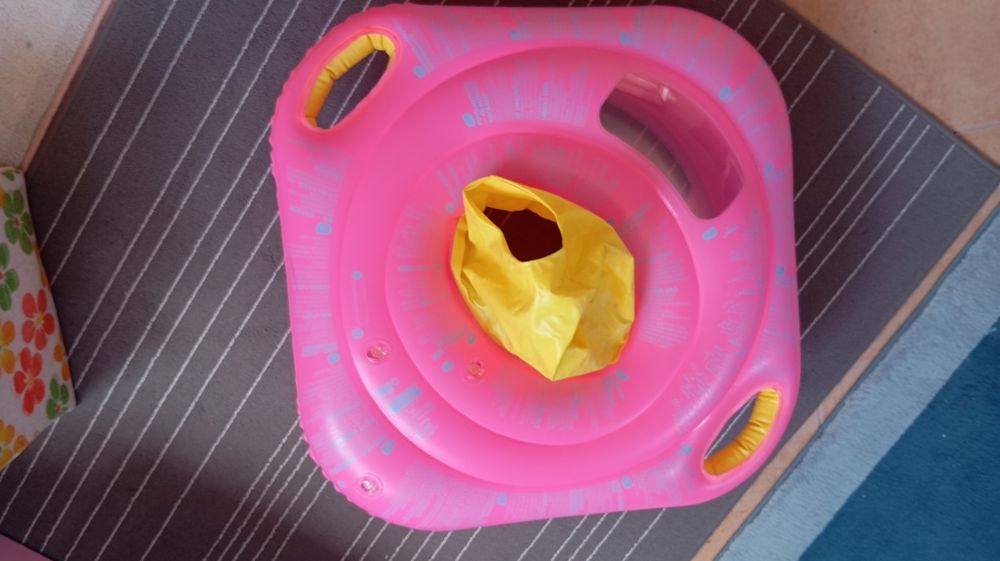 Bóia Rosa com assento para bebé