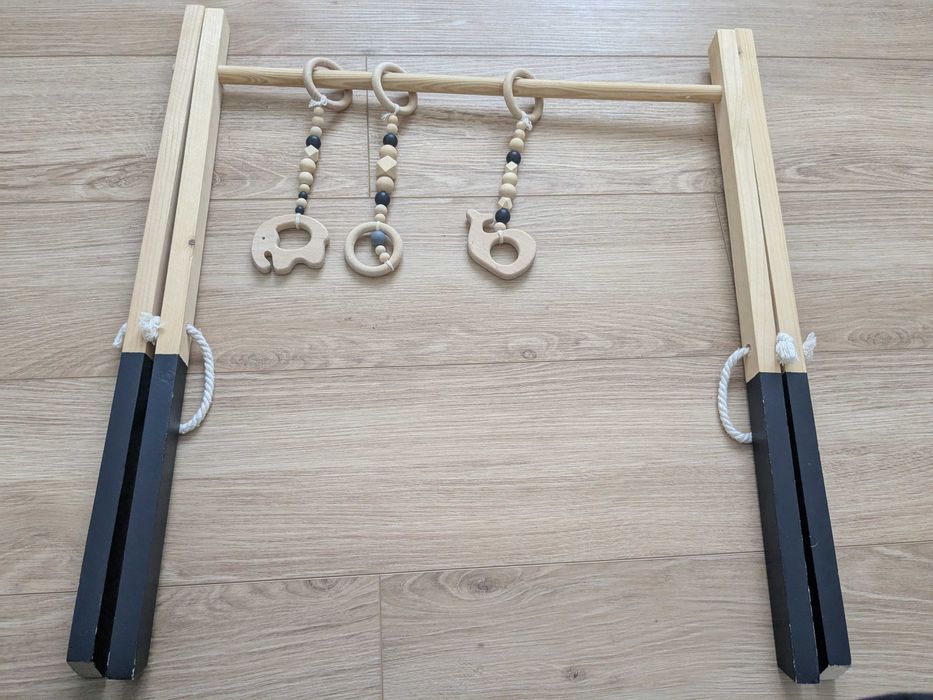 Babygym stojak drewniany