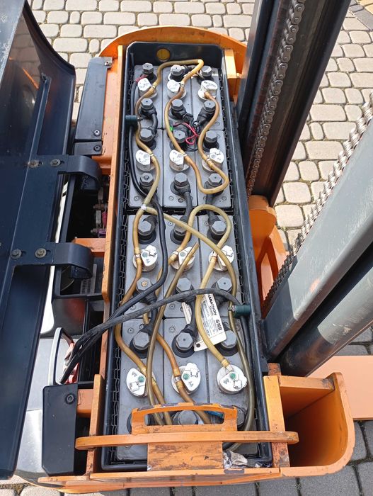 Wózek paletowy masztowy widłowy elektryczny Still
