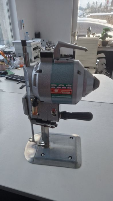 Nóż pionowy krojczy krawiecki AYACANG CZD103