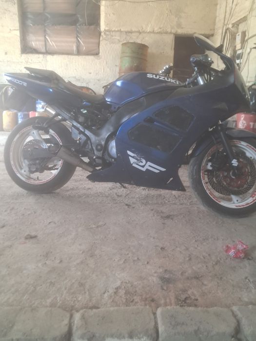 Сузкиgsfr400 1999г