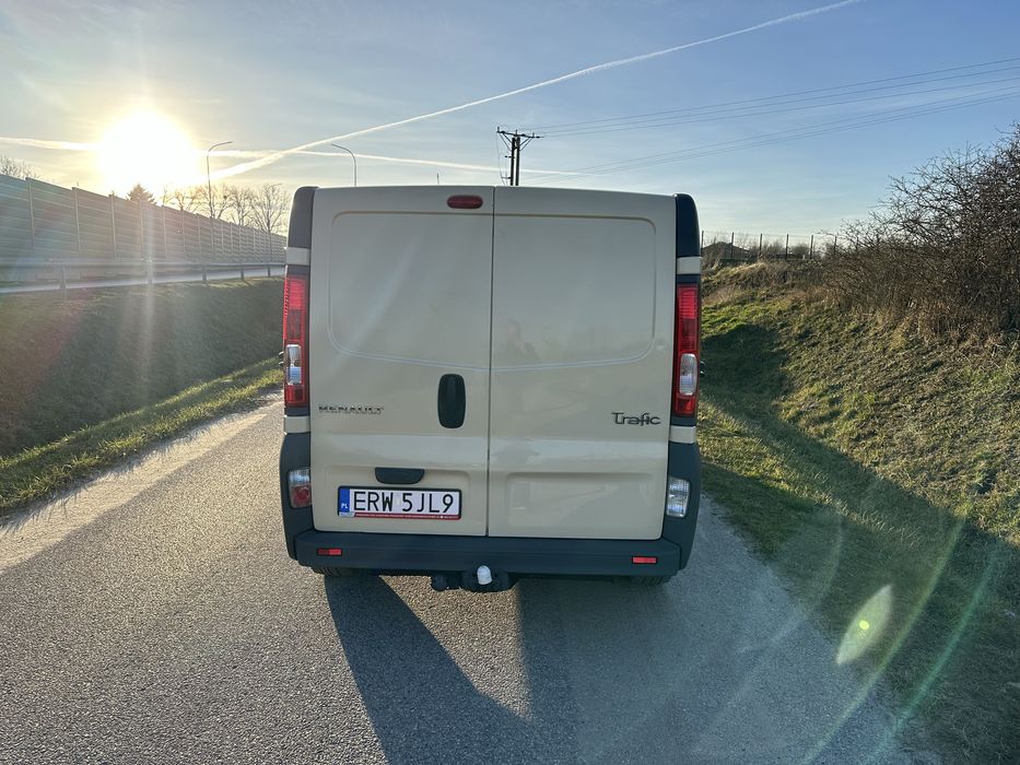 Renualt trafic vivaro long