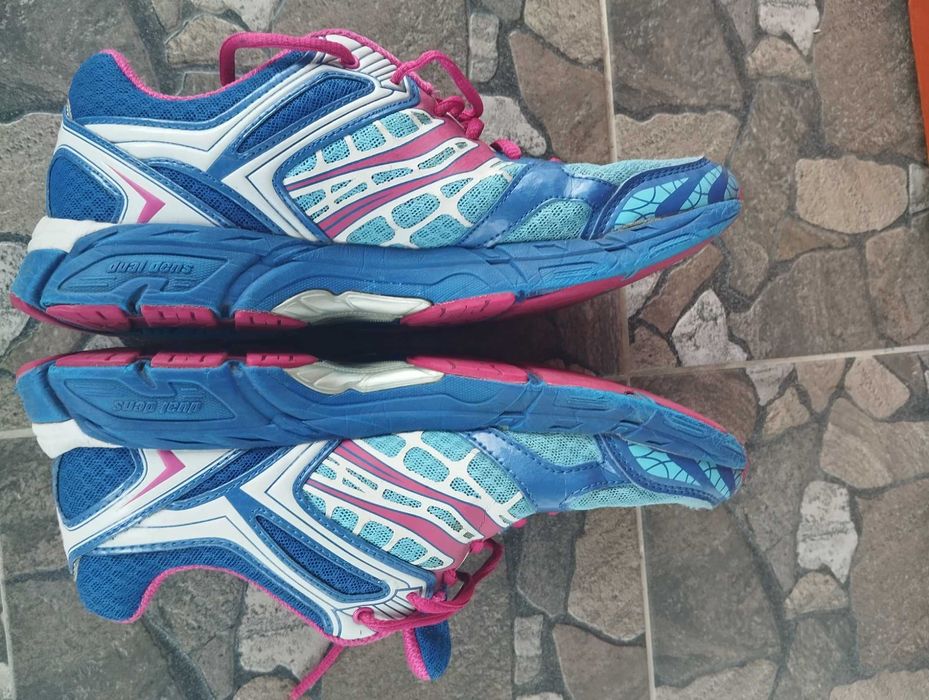 Кросівки для спорту