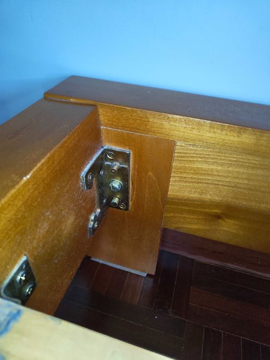 Cama de cerejeira maciça com estrado