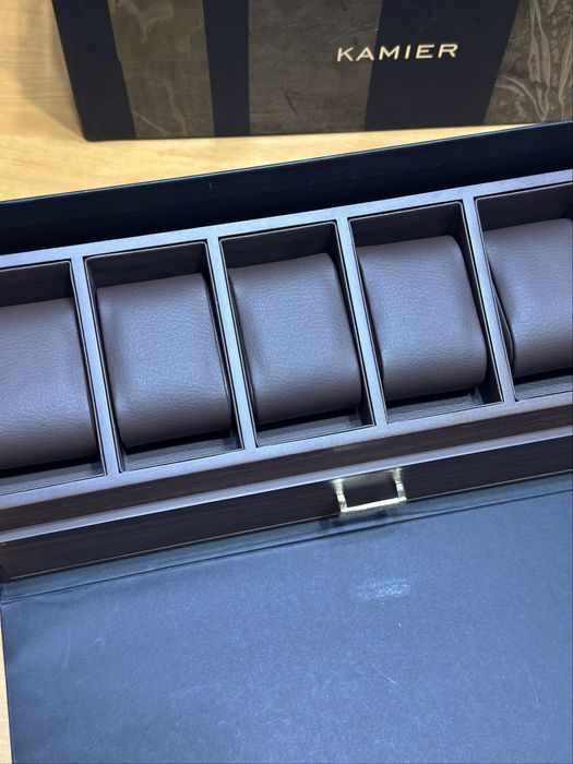 Деревʼяна скриня для прикрас, годинників