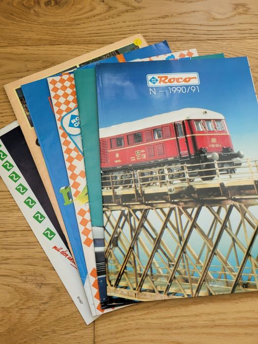 Katalogi modelarskie Roco H0 pociągi