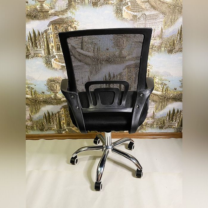 Компьютерное кресло для дома офиса учебы Millennium стул на колесиках