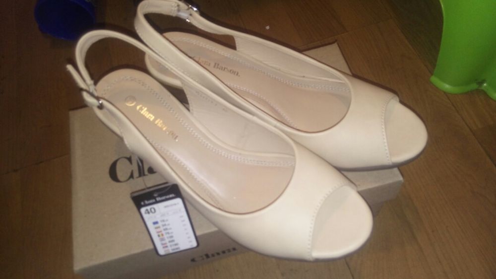Buty sandaly ccc. -50%. 39 40 wysylka