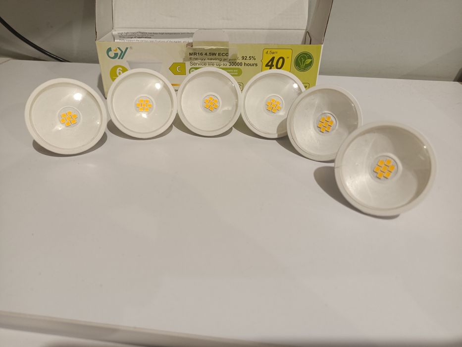 Żarówki LED 6 sztuk MR16 4.5 w 3000k Nowe