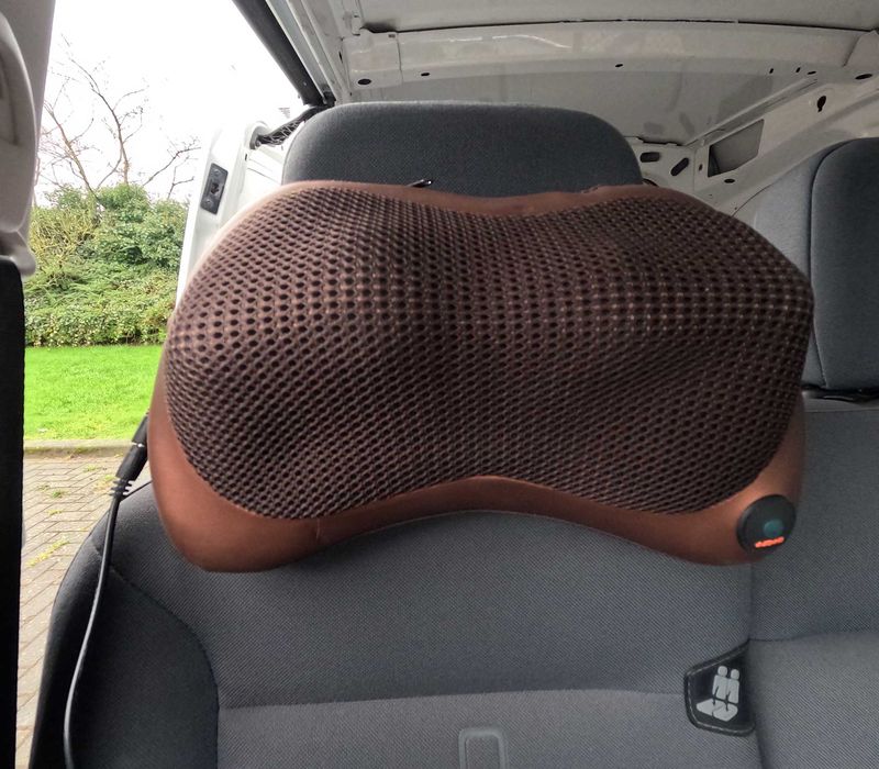 Масажна подушка масажер для шиї, плеч.