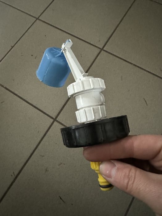 Plywak do zbiornika na wode czysta do przyczepy kampingowej