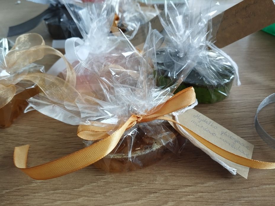 Mydelko glicerynowe z węglem aktywnym 100g