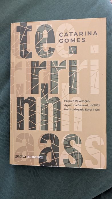 Livro "Terrinhas" de Catarina Gomes