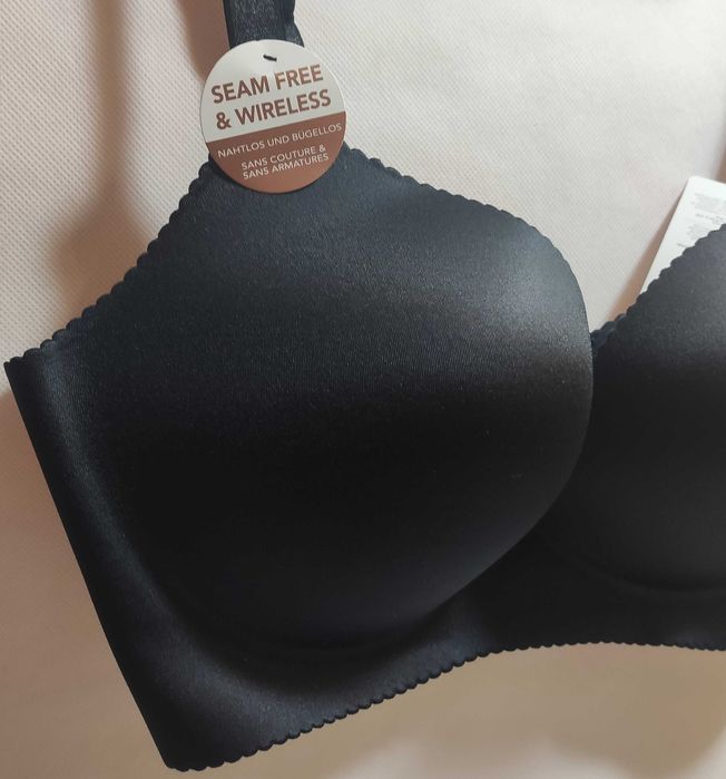 Biustonosz Dorina Arielle push-up laserowo cięty czarny 80D.