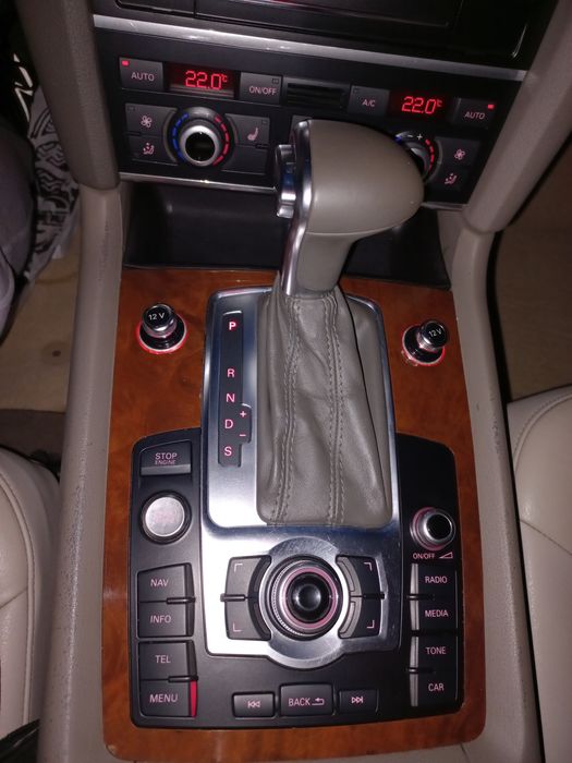 Audi Q7  продам