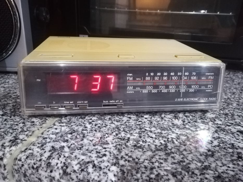 Philips Alarm Clock64750950098563120